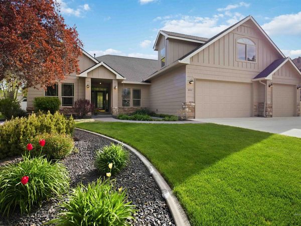 2200 W Forest Hill Ct, Eagle, ID 83616