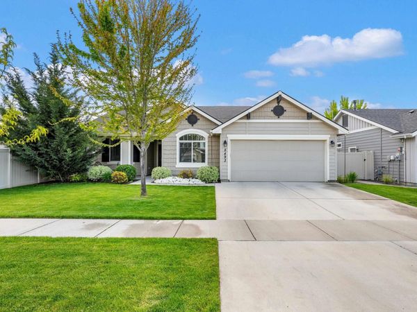 5493 W Los Flores St, Meridian, ID 83646