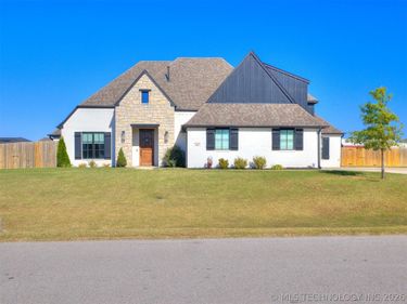 15907 E 106th Place North , Owasso, OK 74055
