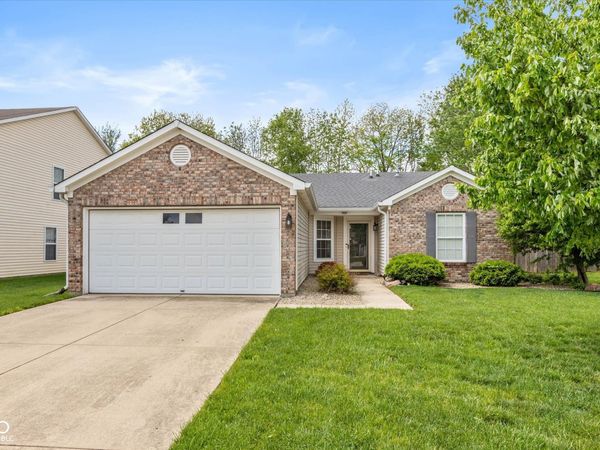 560 Runnymede Court, Greenfield, IN 46140