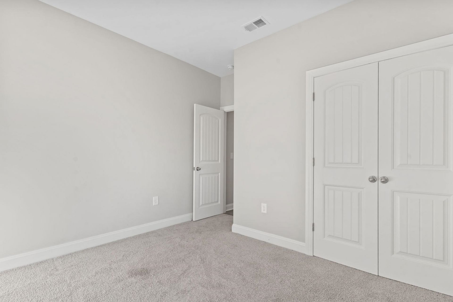 5037 Sassari St.  Photo 13