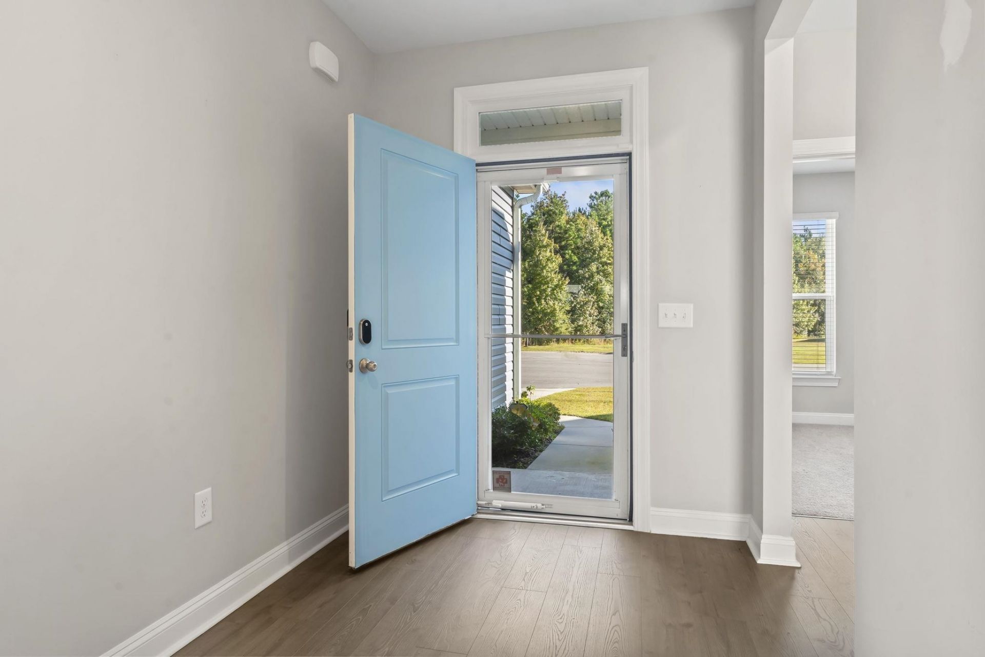 5037 Sassari St.  Photo 4