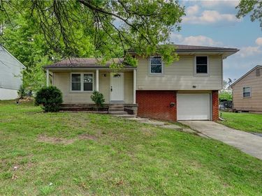 5733 N Drury Avenue, Kansas City, MO 64119