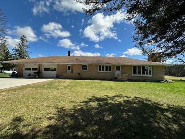 21188 State Highway 65 , Goodland, MN 55742