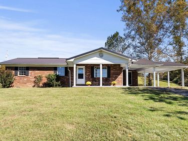 537 Bays Bend Road, West Liberty, KY 41472