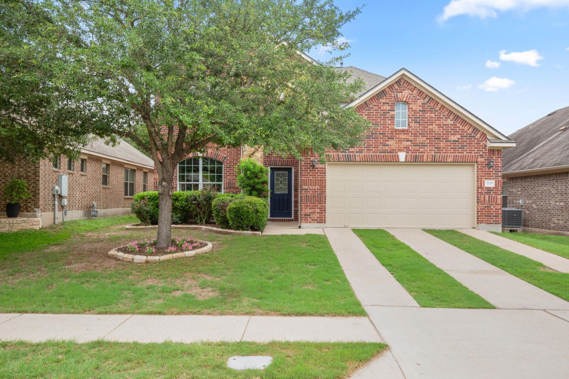 7715 Huddleston Ln, Austin, TX 78745 Main Photo