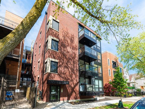 3710 N Kenmore Avenue , Unit 3, Chicago, IL 60613