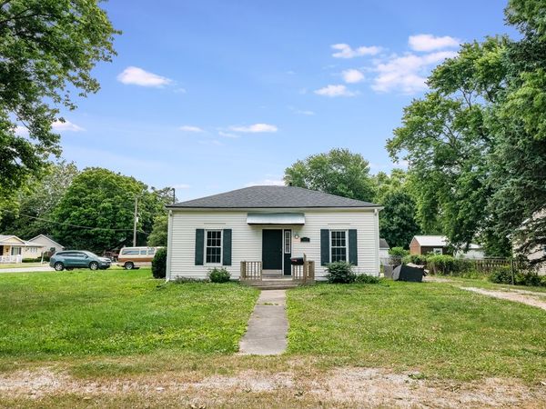 701 S Embarras Avenue , Tuscola, IL 61953