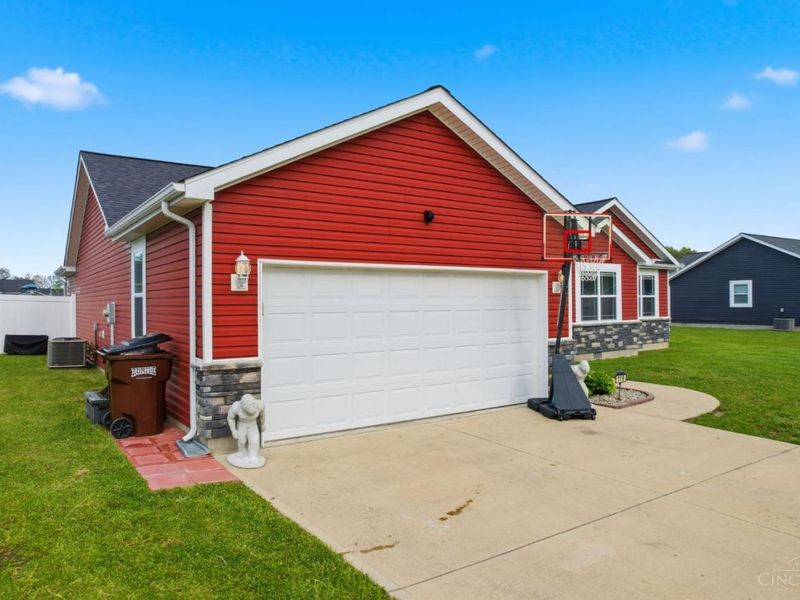 118 Ella Rose Drive, Pike Twp, OH 45154 Photo 4
