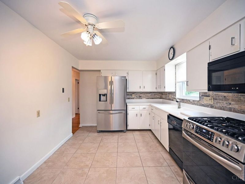 4615 Largo Drive, Cincinnati, OH 45236 Photo 5