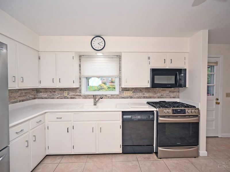 4615 Largo Drive, Cincinnati, OH 45236 Photo 6
