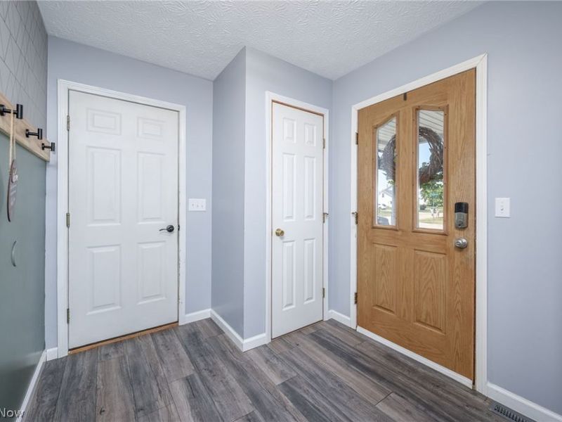 835 Yorkshire Drive, Ravenna, OH 44266 Photo 8