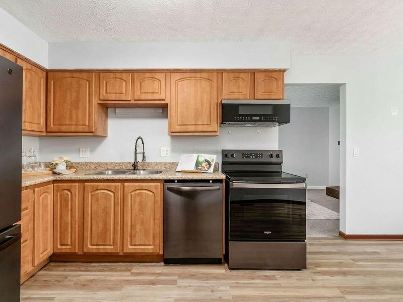 8915 Stillwater Drive, Galloway, OH 43119 Photo 10