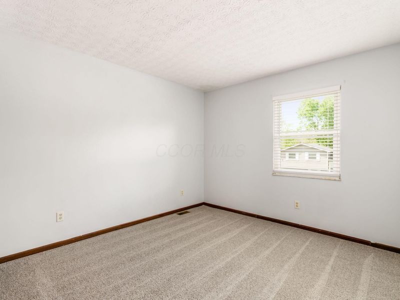 8915 Stillwater Drive, Galloway, OH 43119 Photo 24