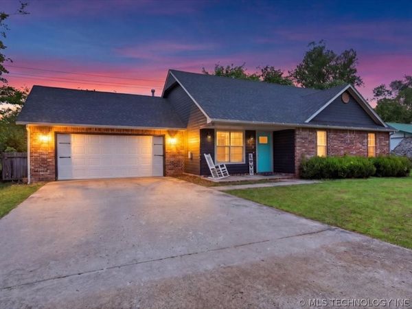 610 N Main Street, Wagoner, OK 74467