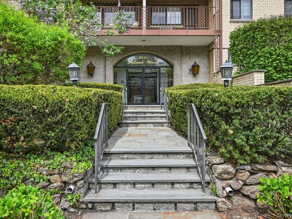 2221 Palmer Avenue, Unit 3R, New Rochelle, NY 10801