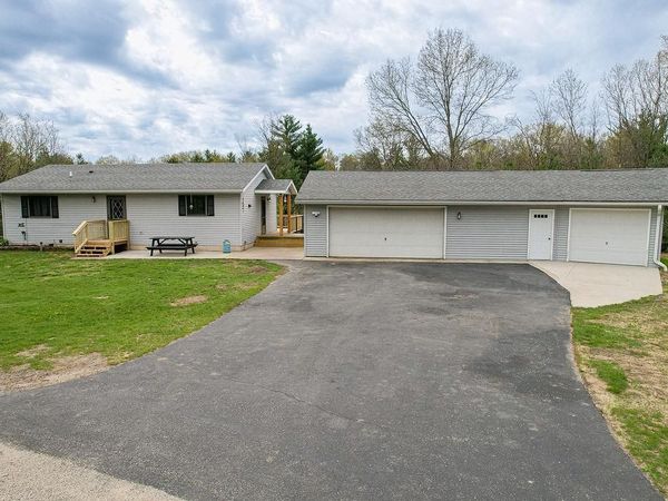 3392 3rd Lane, Oxford, WI 53952