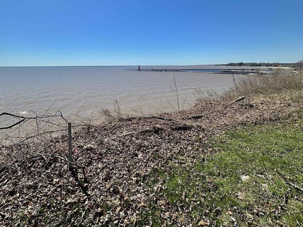 216 LAKEVIEW DRIVE, Algoma, WI 54201