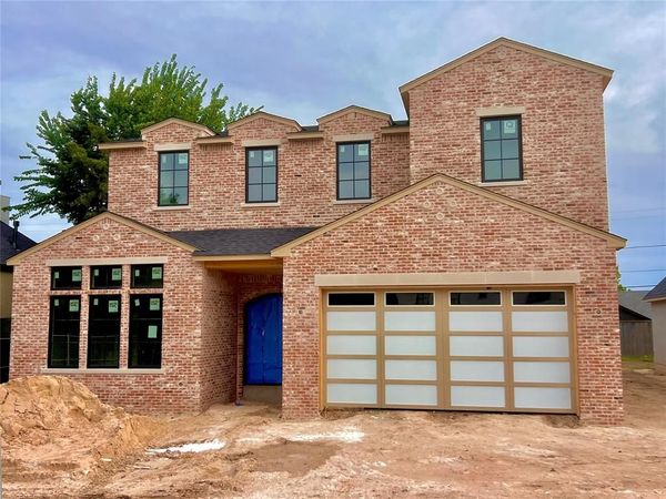 1722 Huntington Avenue, Nichols Hills, OK 73116