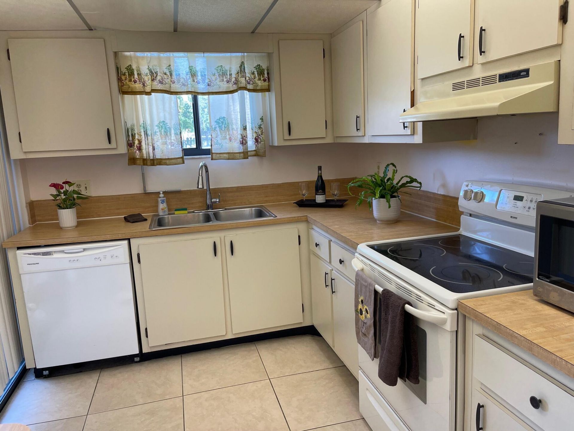 5981 Vía Vermilya, Unit 106, Lake Worth, FL 33462 Photo