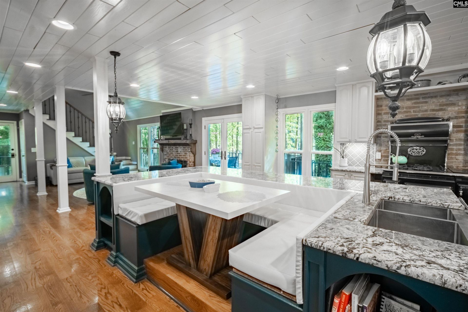 105 Frontier Road  Photo 7