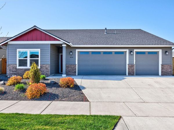 4946 SW Zenith Avenue, Redmond, OR 97756