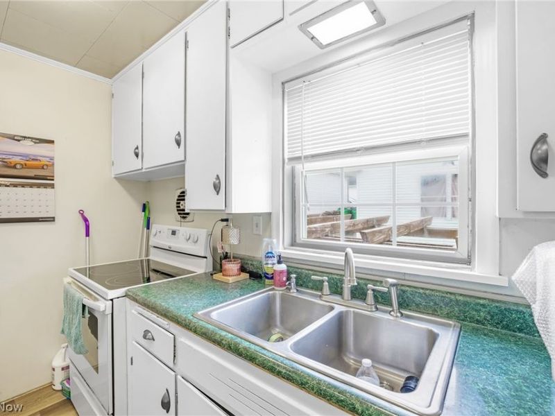 110 E Iron Avenue, Dover, OH 44622 Photo 10
