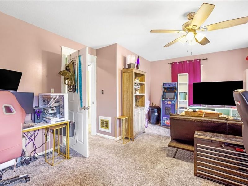 110 E Iron Avenue, Dover, OH 44622 Photo 16