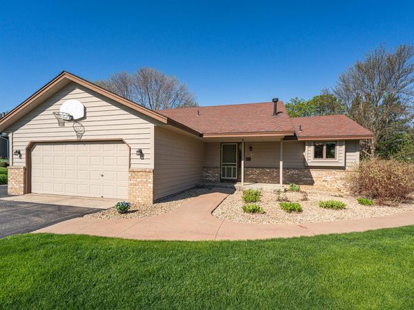 20823 Jamestown Avenue, Lakeville, MN 55044