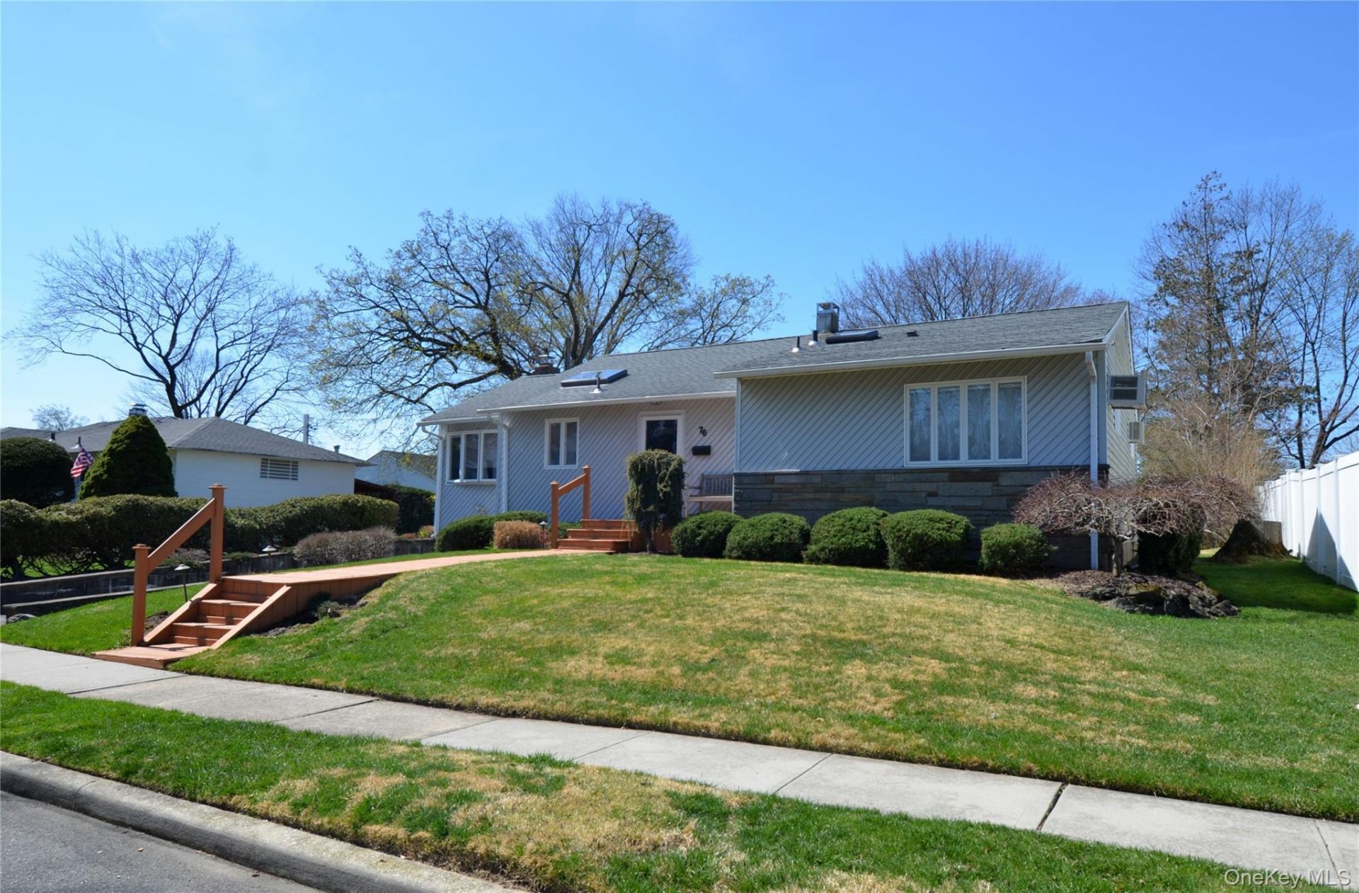 76 Diamond Drive, Plainview, NY 11803 Main Photo