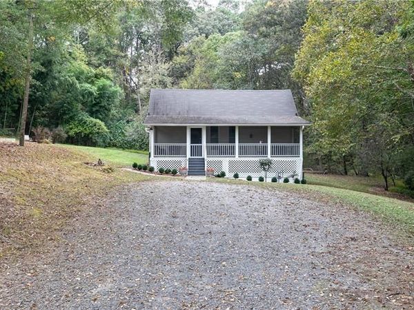 4481 Mclain Circle , Acworth, GA 30101