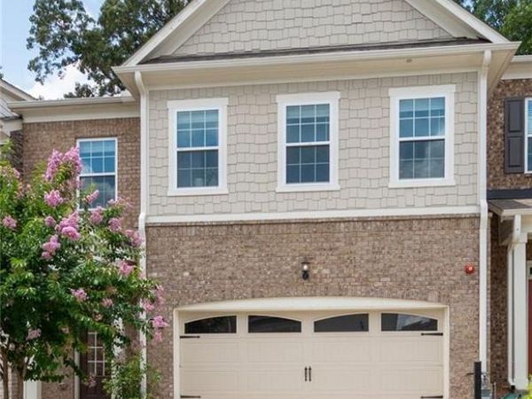 203 Holden Way , Woodstock, GA 30189