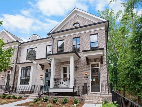 300 Crimson Pine Alley , Unit 9, Alpharetta, GA 30009