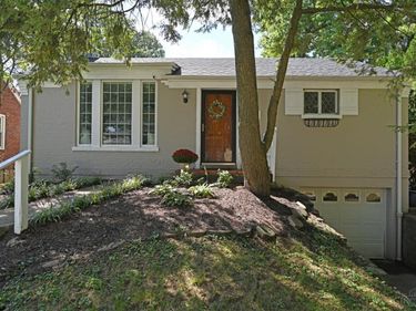 3301 Maplecrest Place, Cincinnati, OH 45209