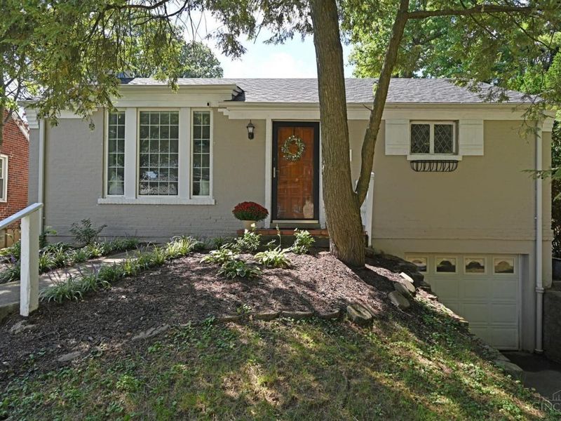 3301 Maplecrest Place, Cincinnati, OH 45209 Photo 1