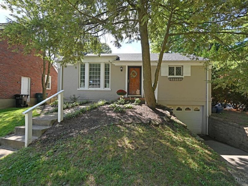 3301 Maplecrest Place, Cincinnati, OH 45209 Photo 3