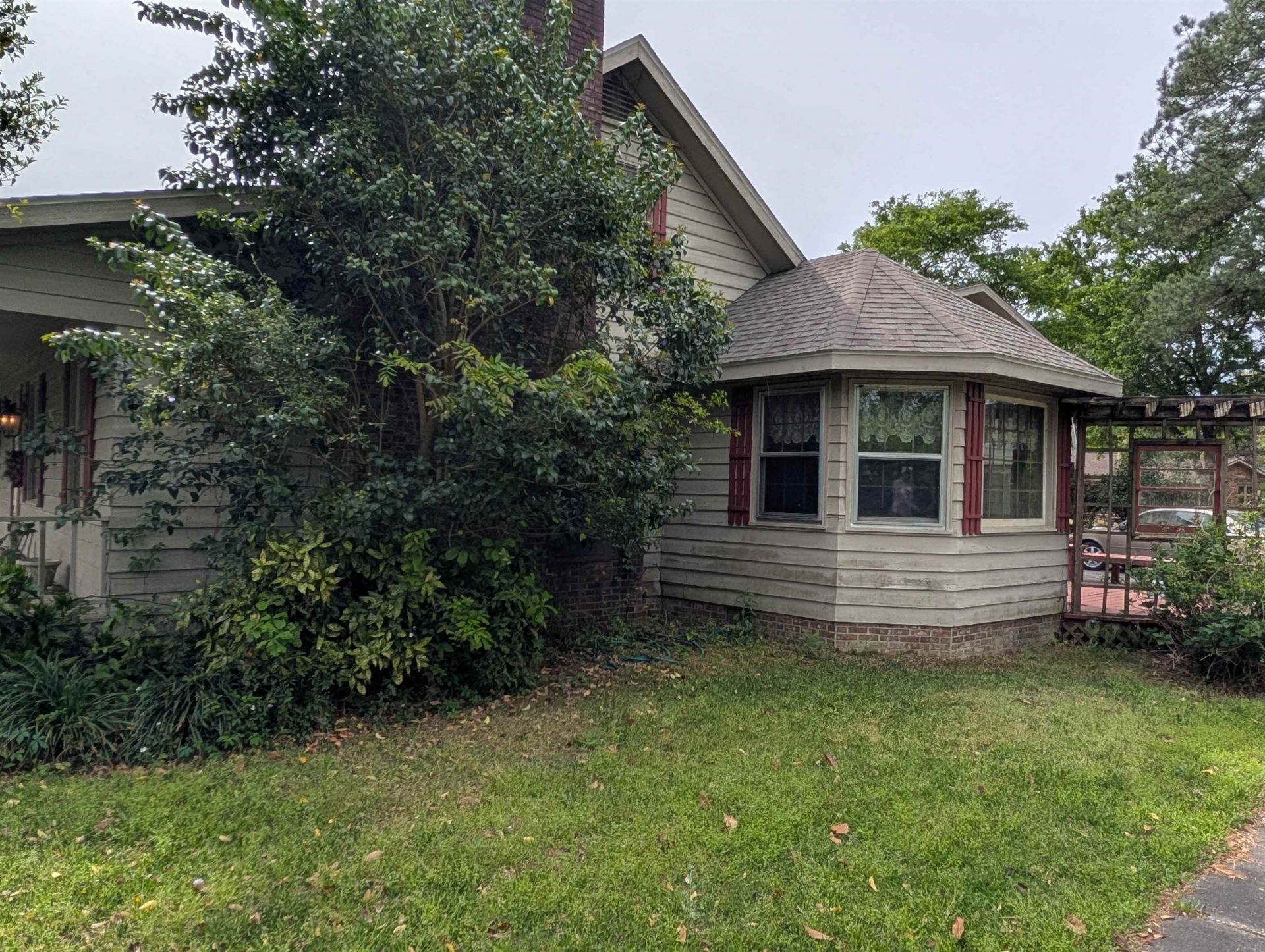 118 Erskine Dr. Photo 6