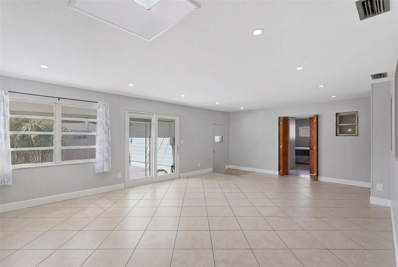 11570 60th Terrace, Seminole, FL 33772 Photo