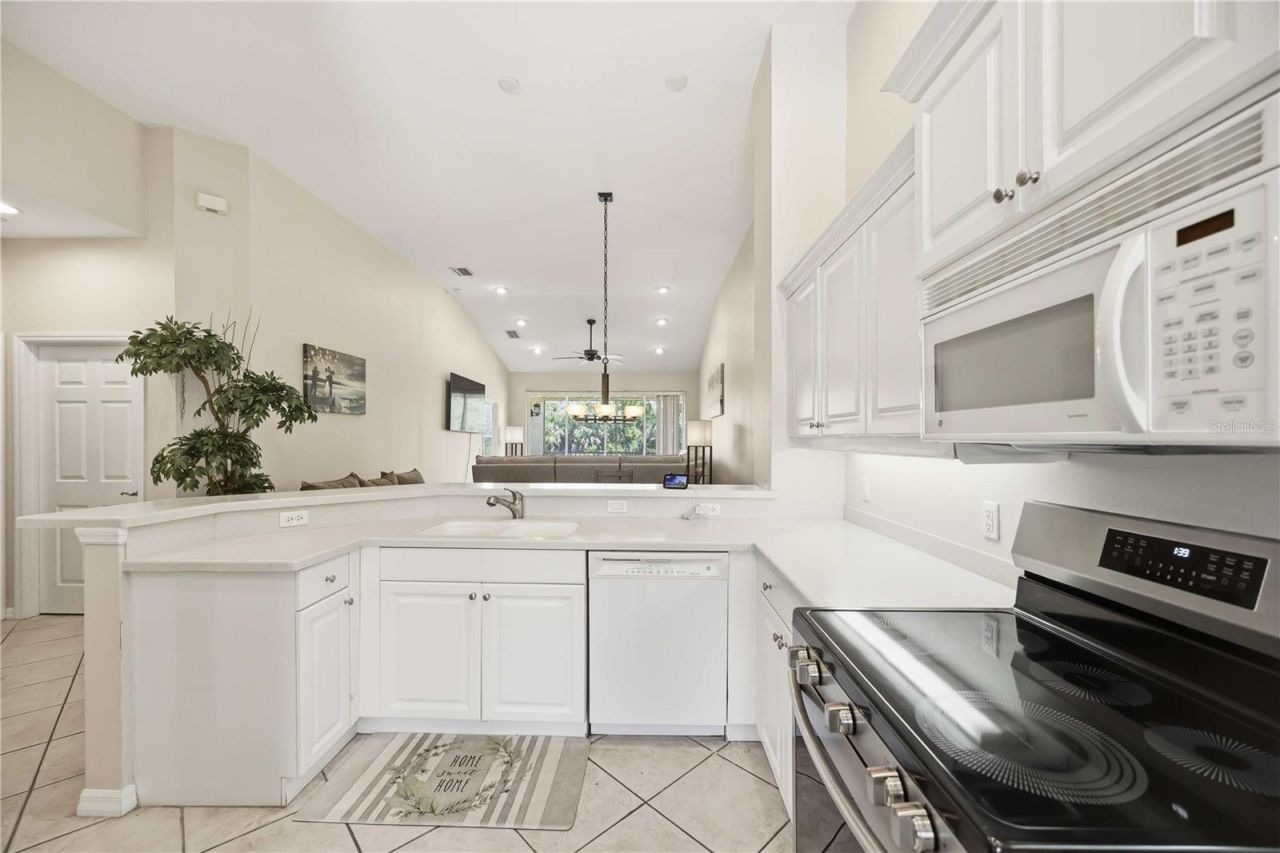 5629 Key Largo Court , Unit B06, Bradenton, FL 34203 Photo