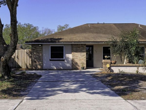 1382 HENDREN DRIVE , ORLANDO, FL 32807