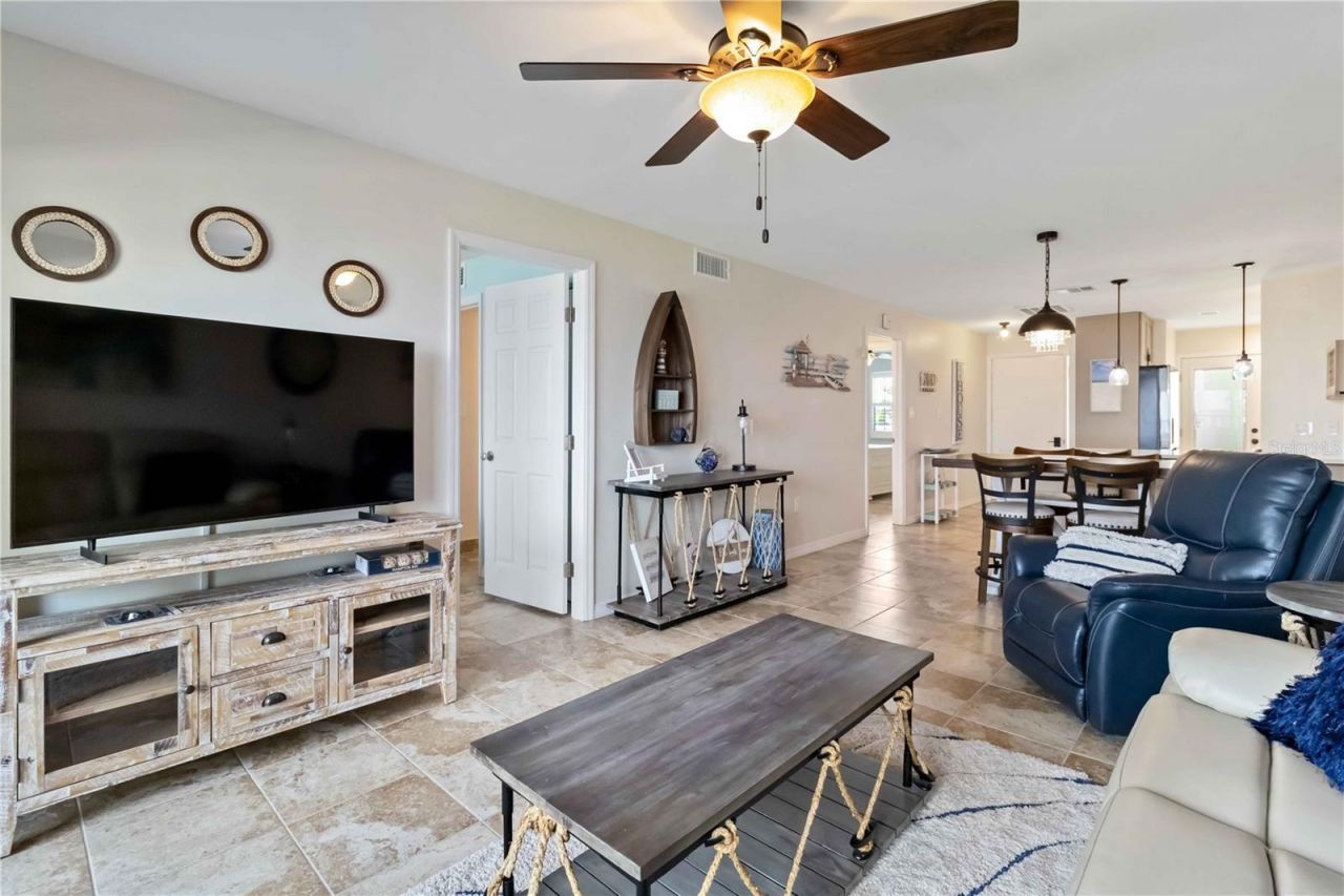 1500 Park Beach Circle, Unit 2F, Punta Gorda, FL 33950 Photo