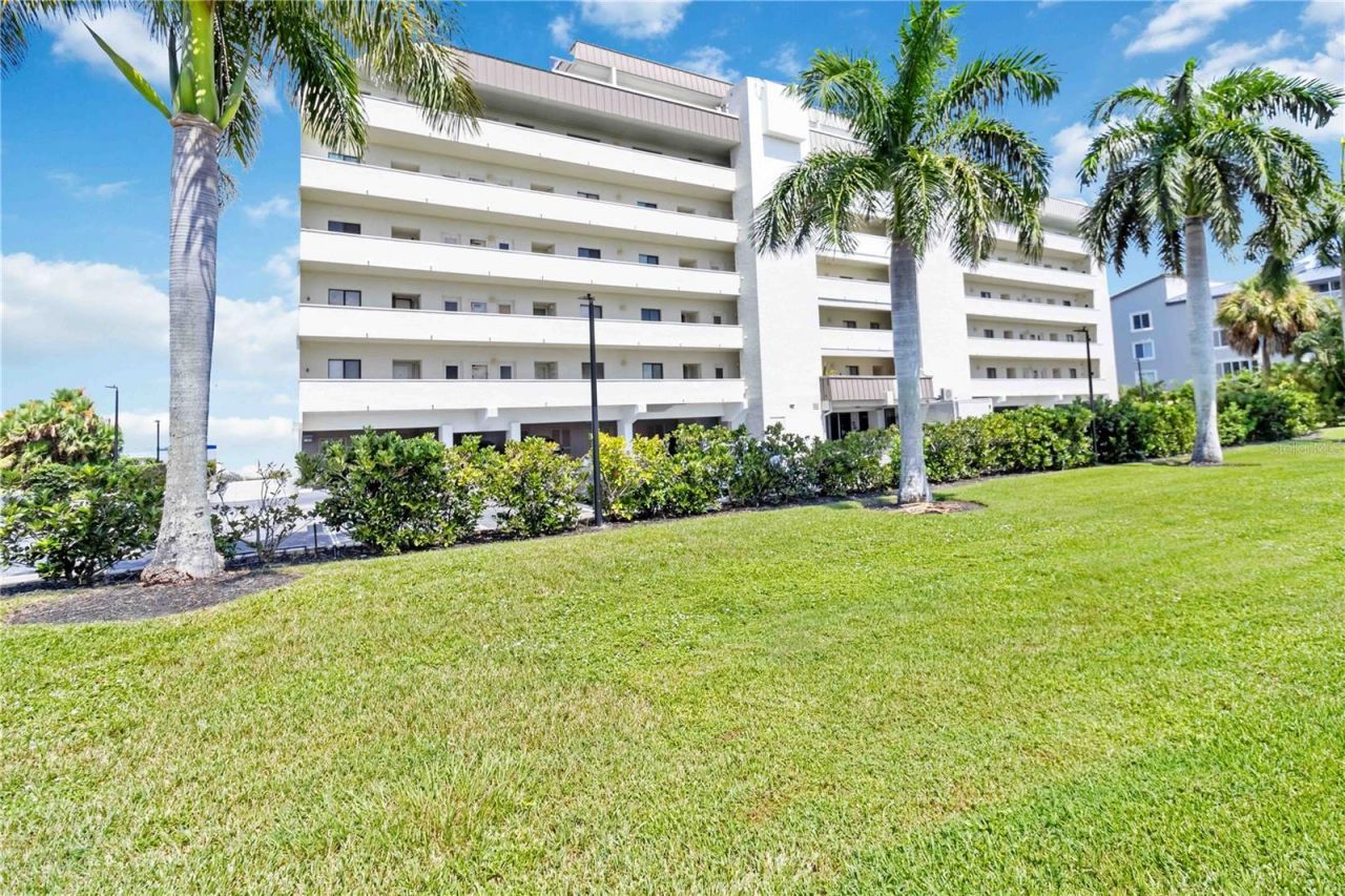 1500 Park Beach Circle, Unit 2F, Punta Gorda, FL 33950 Photo
