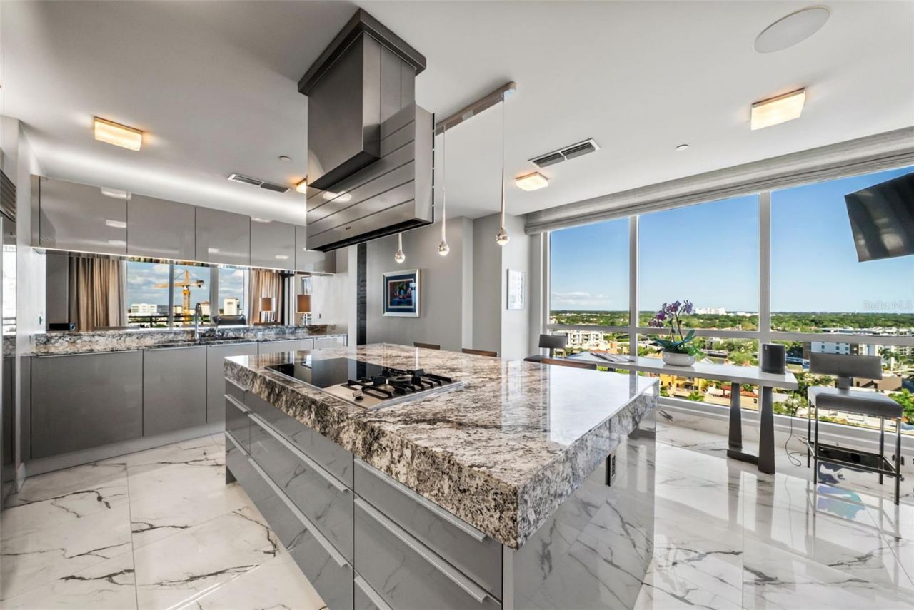 401 S Palm Avenue, Unit 1102, Sarasota, FL 34236 Photo