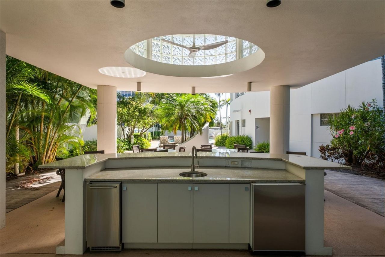 401 S Palm Avenue, Unit 1102, Sarasota, FL 34236 Photo