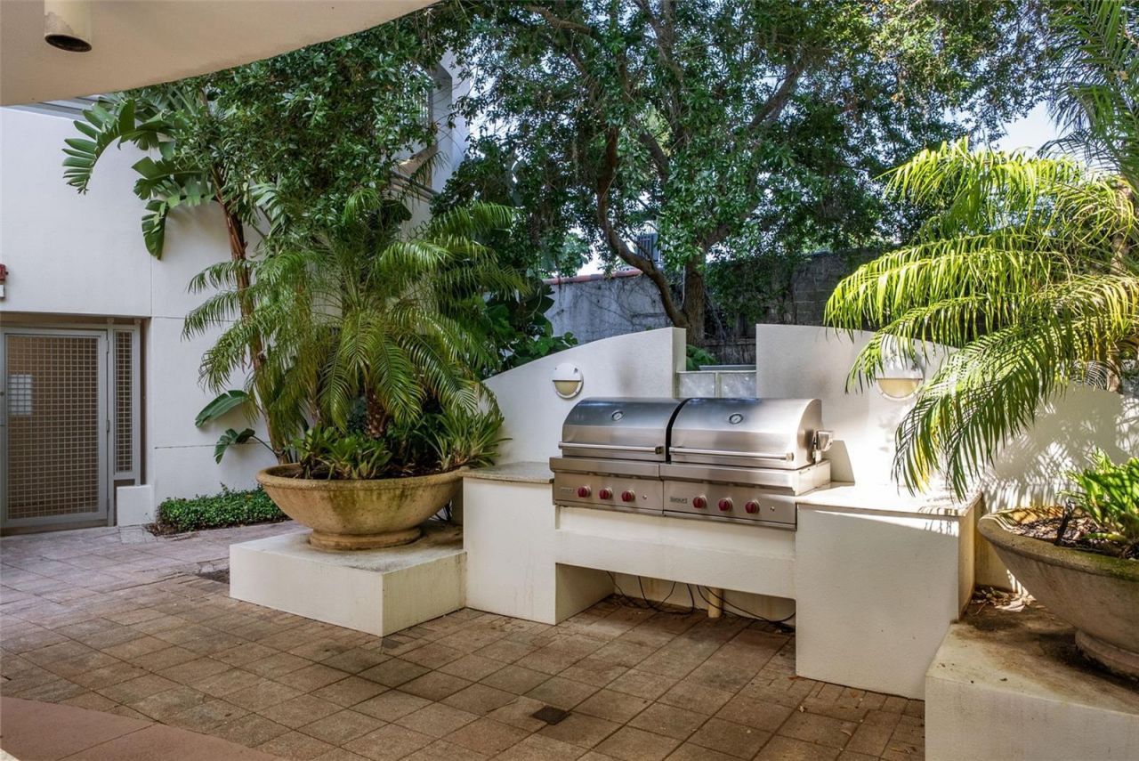 401 S Palm Avenue, Unit 1102, Sarasota, FL 34236 Photo