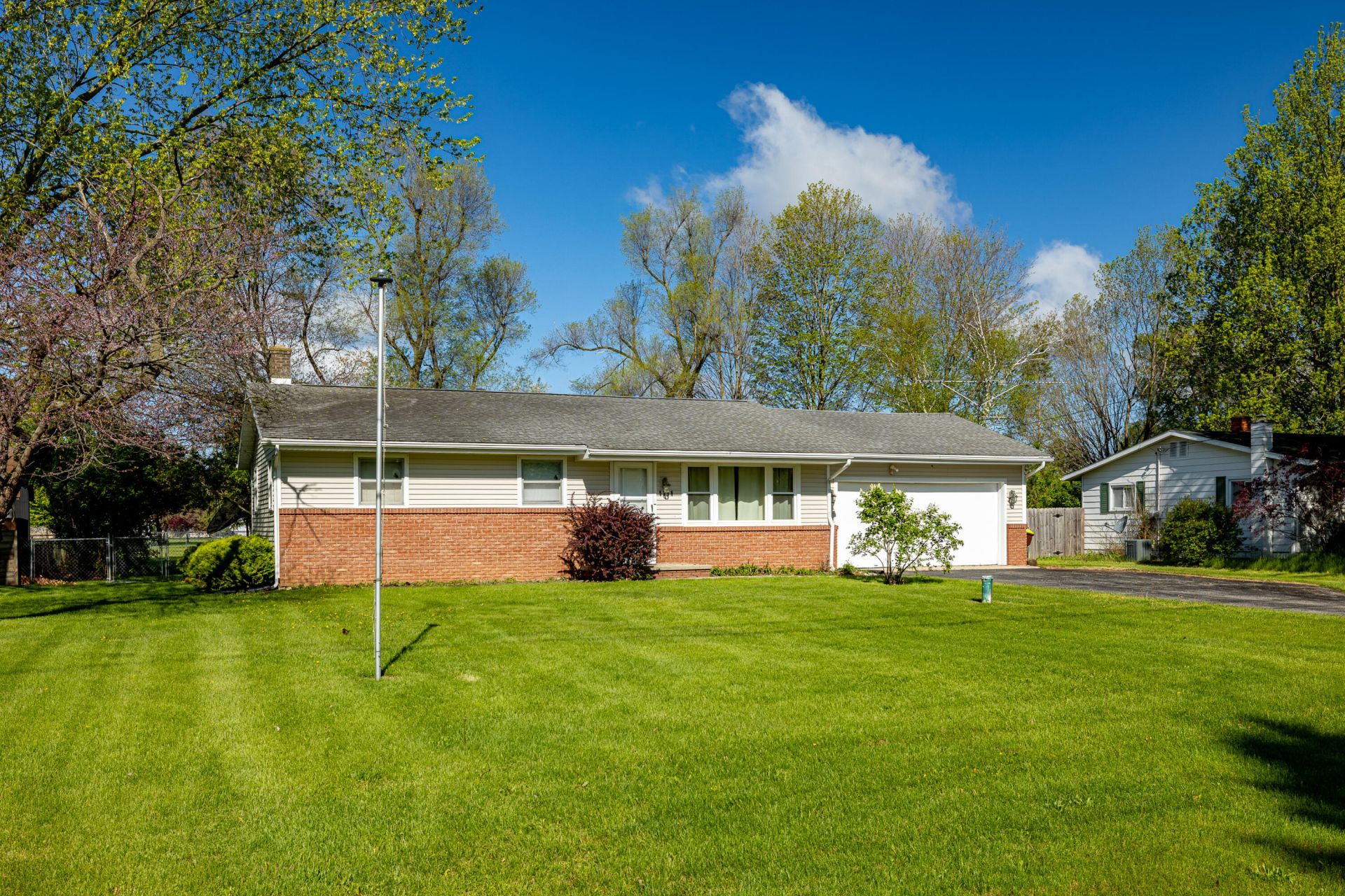 5306 Osburn Drive, Tecumseh, MI 49286 Main Photo