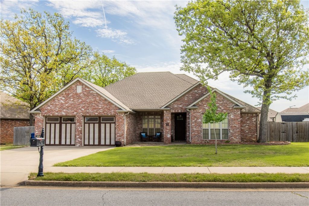 405 Buffalo Gap Drive, Siloam Springs, AR 72761 Main Photo
