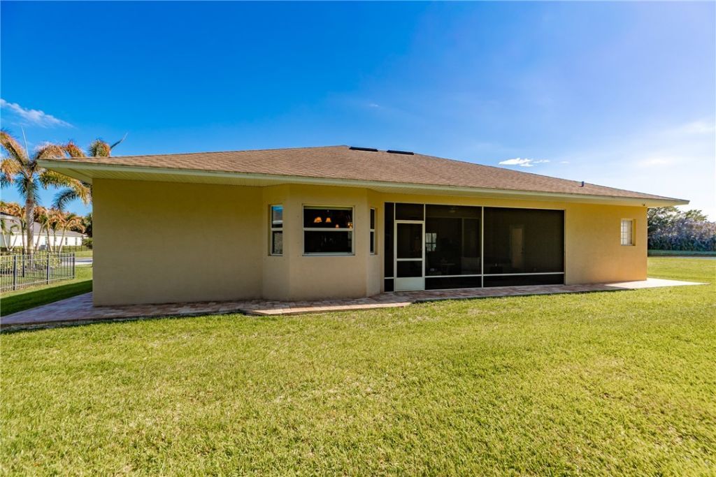 7445 36th Court, Vero Beach, FL 32967 Photo