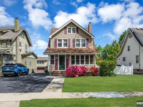 1281 Longfellow Avenue, TEANECK, NJ 07666