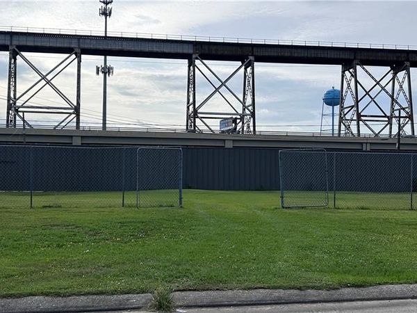 1112 HOOTER Road , Bridge City, LA 70094